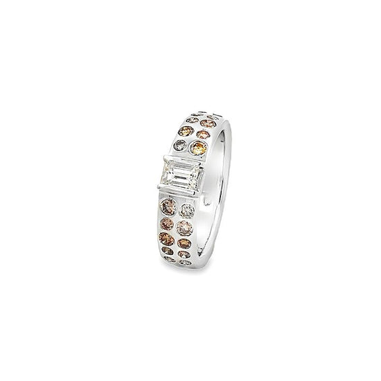 18K WHITE GOLD DIAMOND RING - P001650