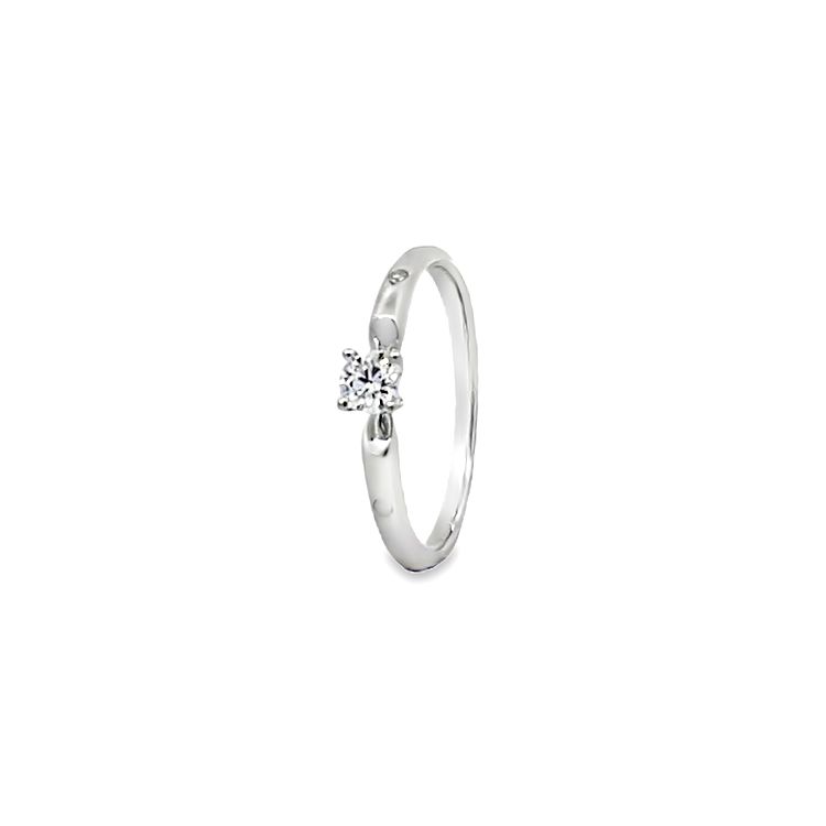 14K WHITE GOLD DIAMOND RING - P001161