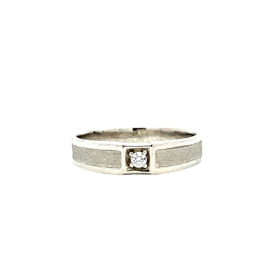 18K WHITE GOLD DIAMOND RING - P000417