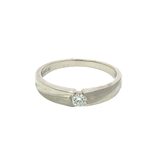 18K WHITE GOLD DIAMOND RING - P000525