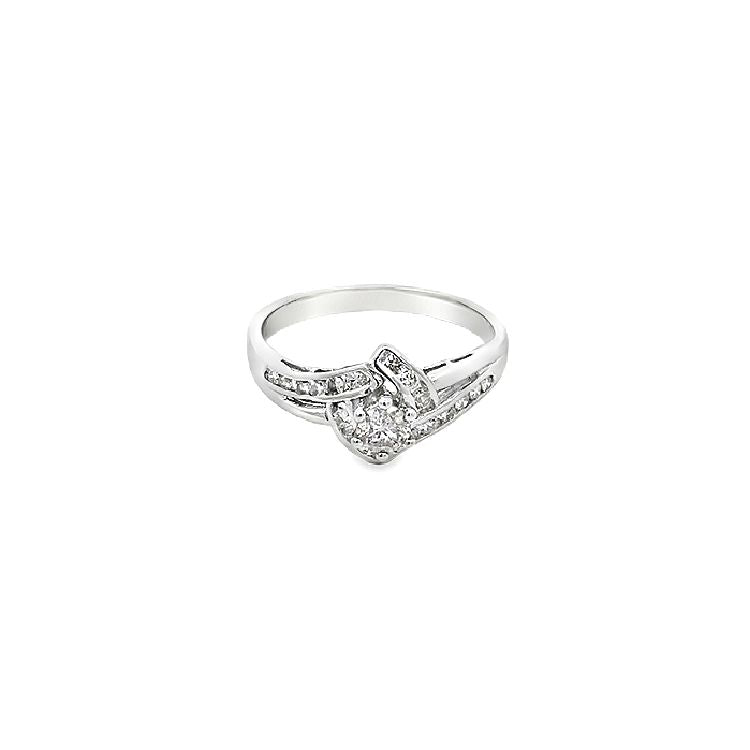 18K WHITE GOLD DIAMOND RING - P000092
