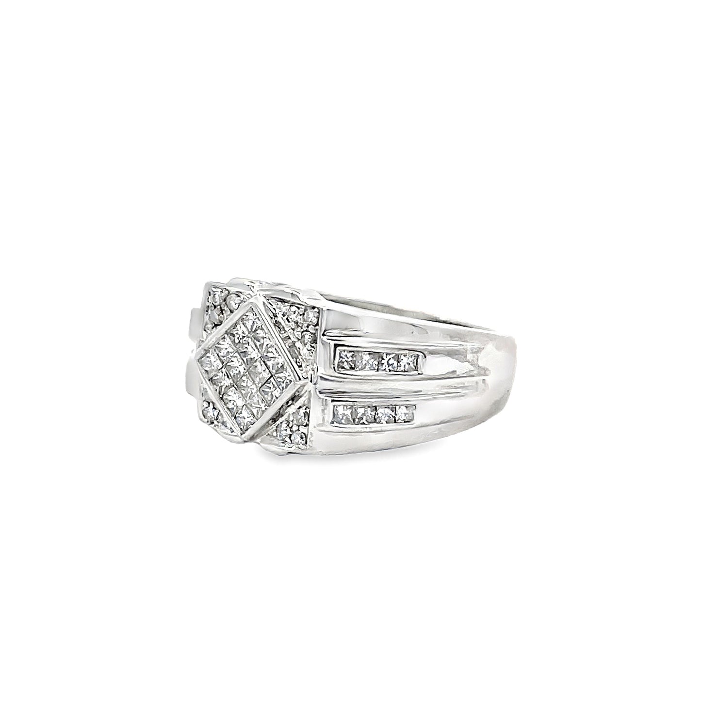 18K WHITE GOLD DIAMOND RING - 0024225