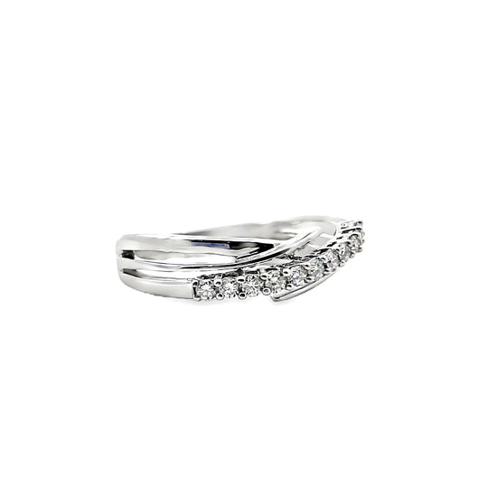 18K WHITE GOLD DIAMOND RING - 0024232