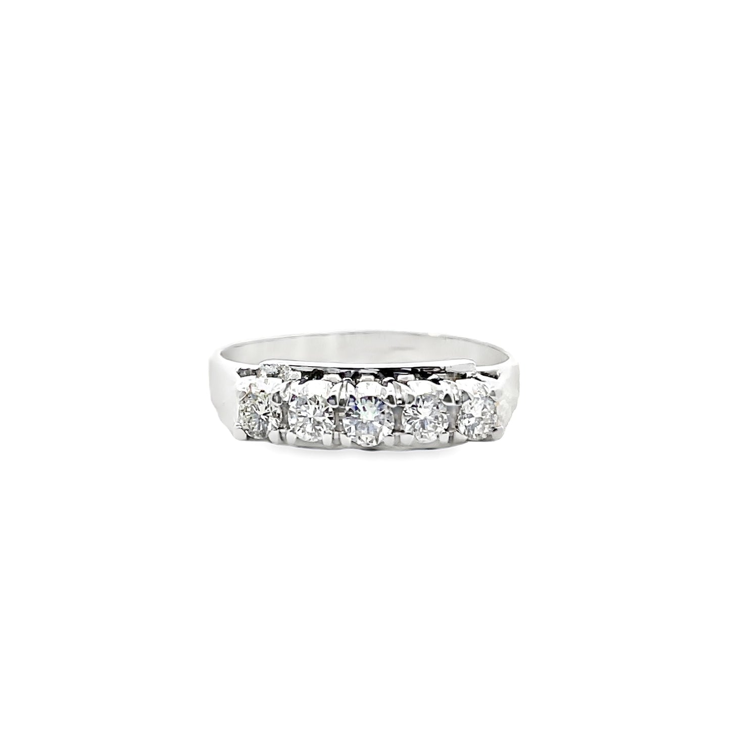 18K WHITE GOLD DIAMOND RING - 0024233