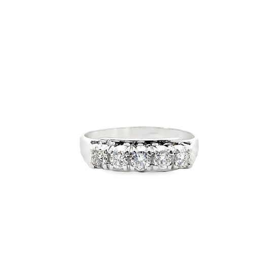 18K WHITE GOLD DIAMOND RING - 0024233