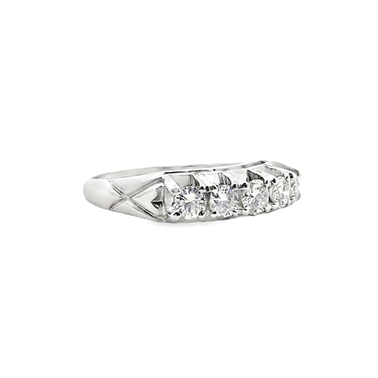 18K WHITE GOLD DIAMOND RING - 0024234