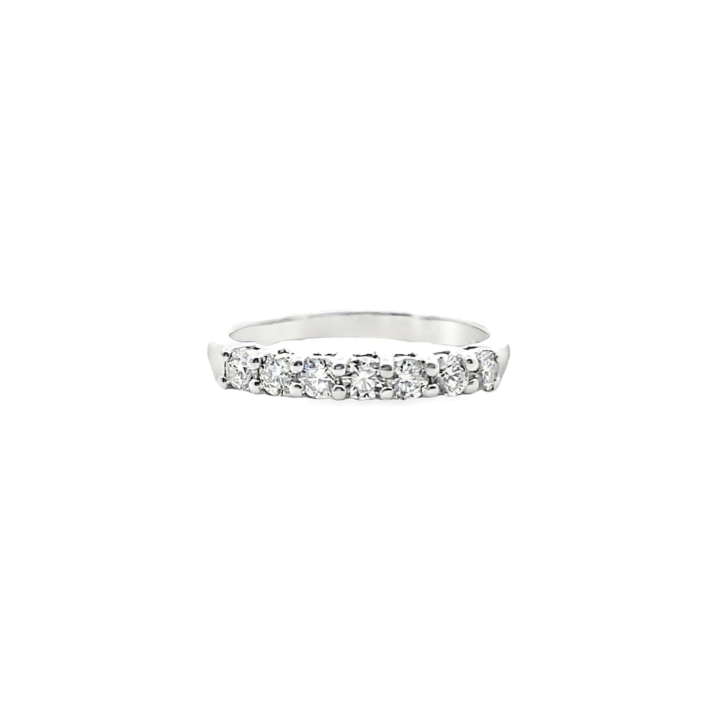 18K WHITE GOLD DIAMOND RING - 0024235