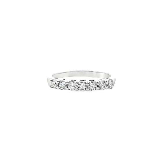 18K WHITE GOLD DIAMOND RING - 0024235