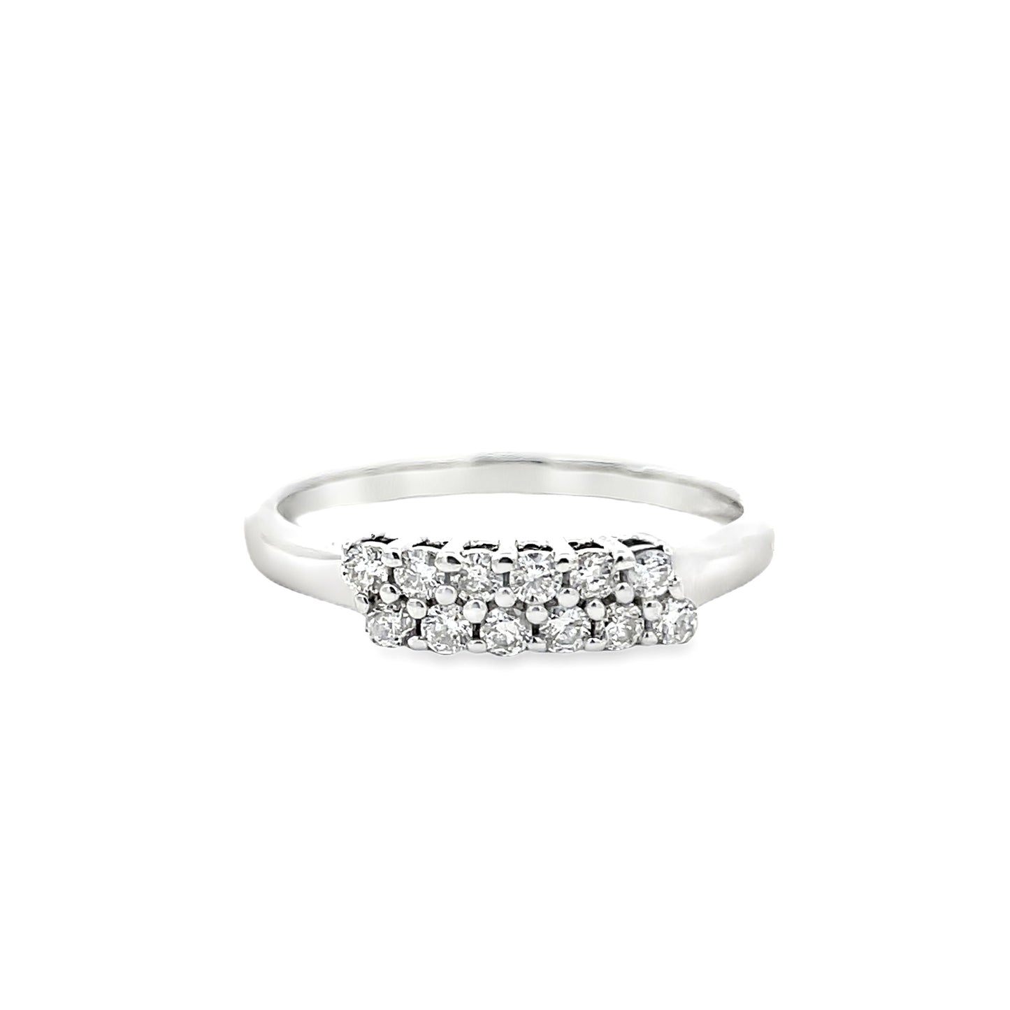 18K WHITE GOLD DIAMOND RING - 0024236