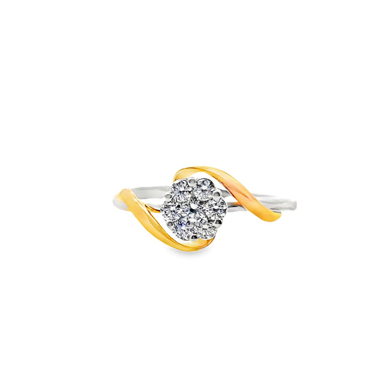 18K WHITE GOLD DIAMOND RING - 0024239