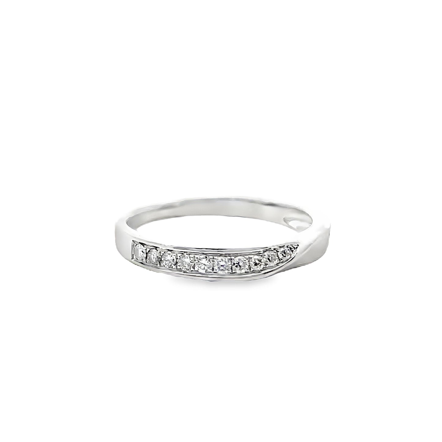 18K WHITE GOLD DIAMOND RING - 0024240