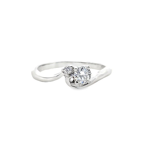 18K WHITE GOLD DIAMOND RING - 0024245