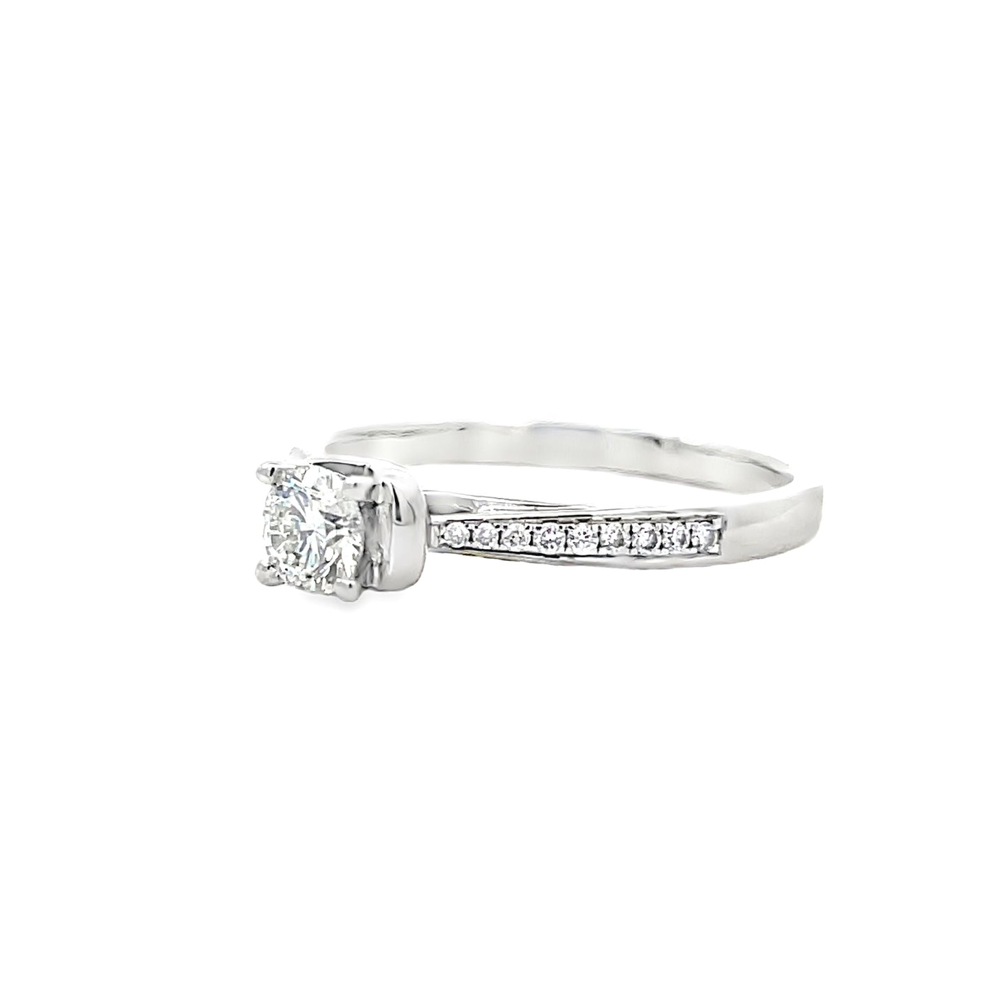 18K WHITE GOLD DIAMOND RING - 0024246