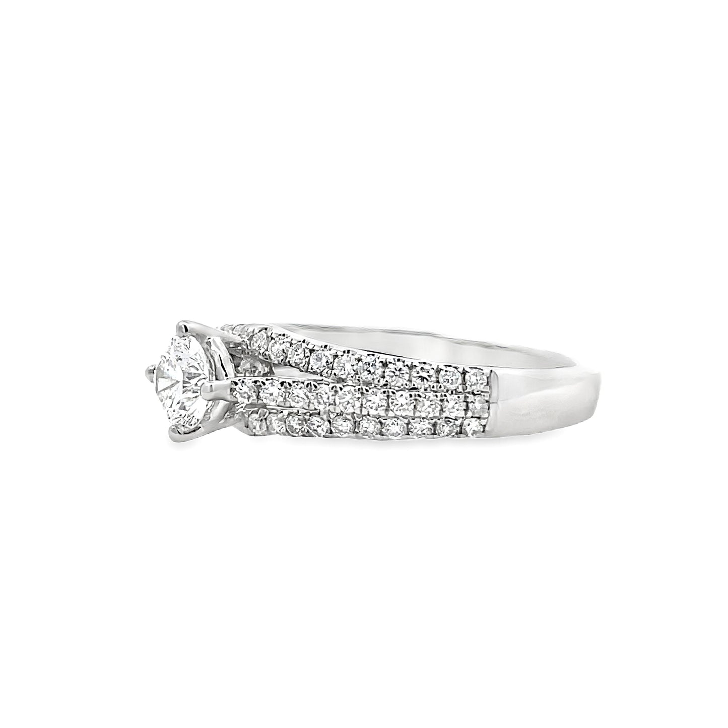 18K WHITE GOLD DIAMOND RING - 0024253