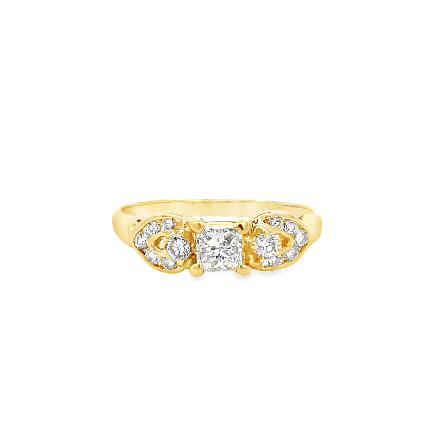18K GOLD DIAMOND RING - 0024270