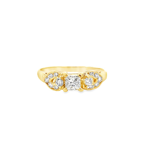 18K GOLD DIAMOND RING - 0024270
