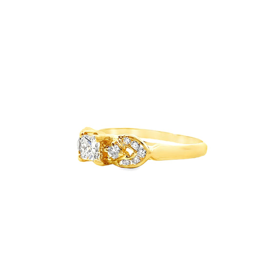 18K GOLD DIAMOND RING - 0024270