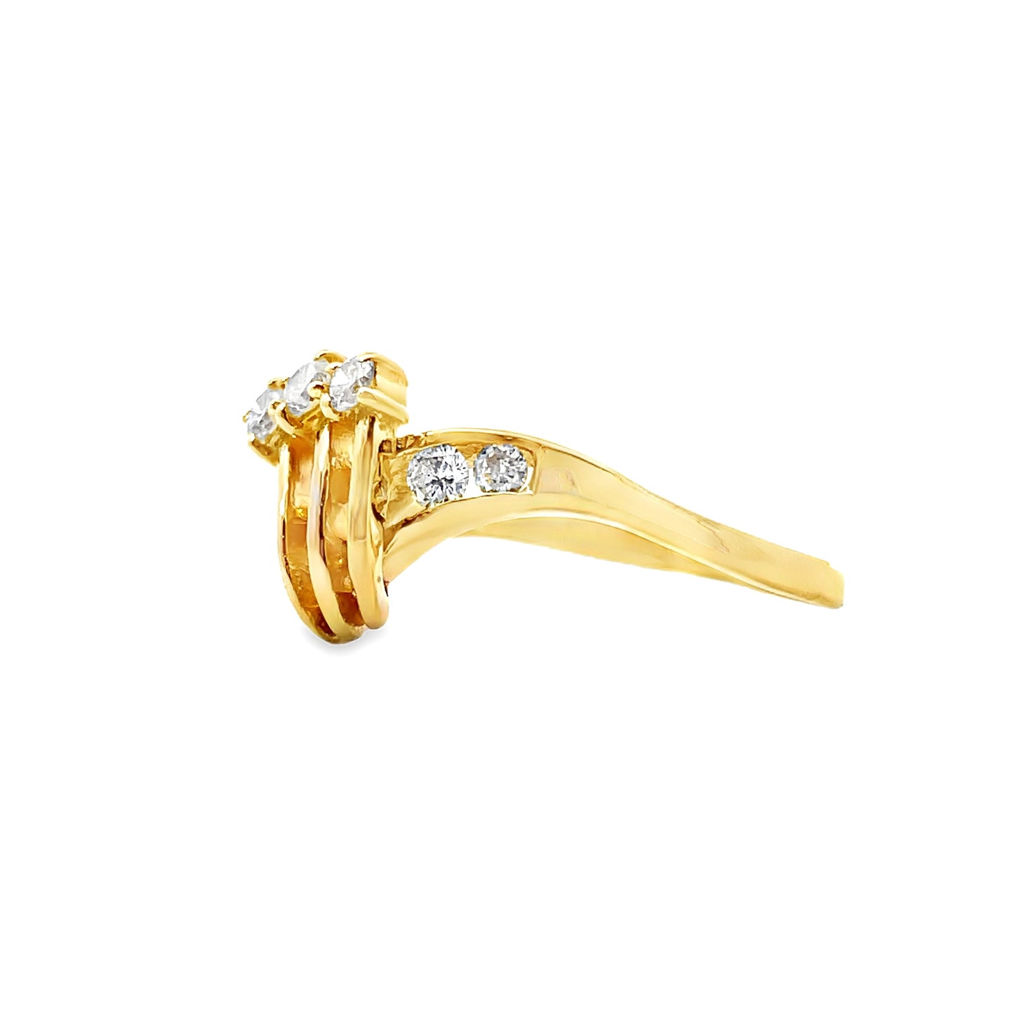 18K GOLD DIAMOND RING - 0024273