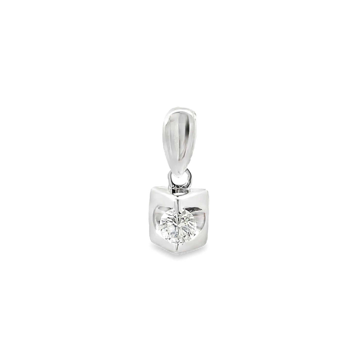18K WHITE GOLD DIAMOND PENDANT - 0024407