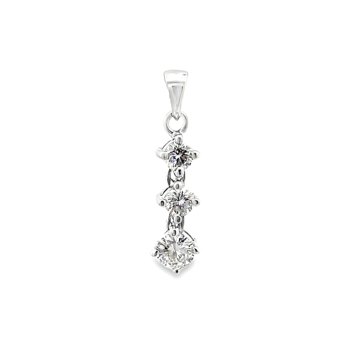 18K WHITE GOLD DIAMOND PENDANT - 0024409