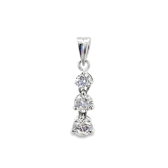 18K WHITE GOLD DIAMOND PENDANT - 0024411