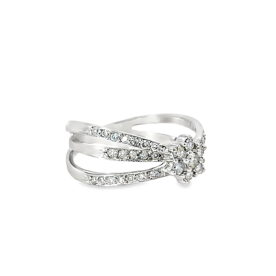 18K WHITE GOLD DIAMOND RING - 0024798