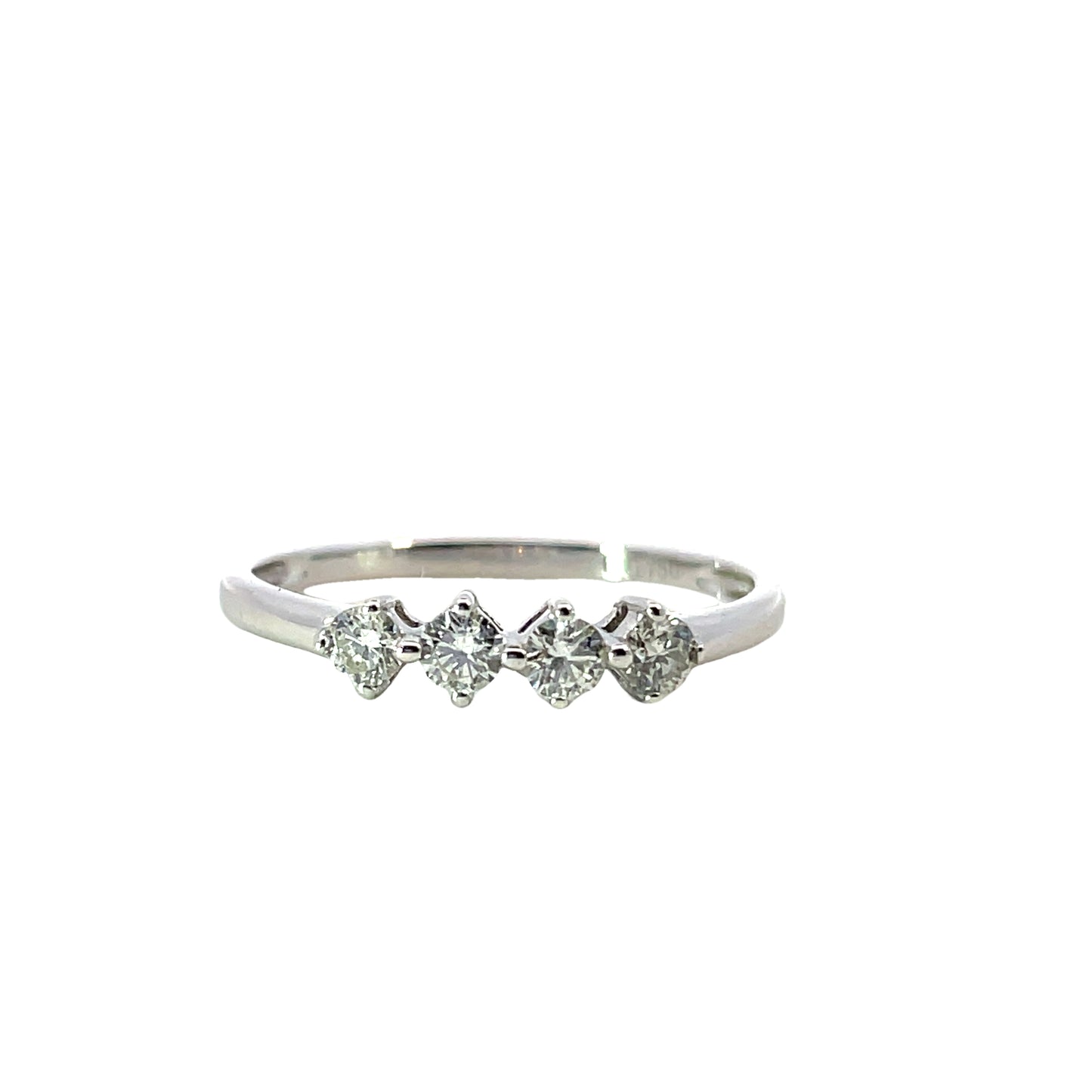 18K WHITE GOLD DIAMOND RING - 0024800