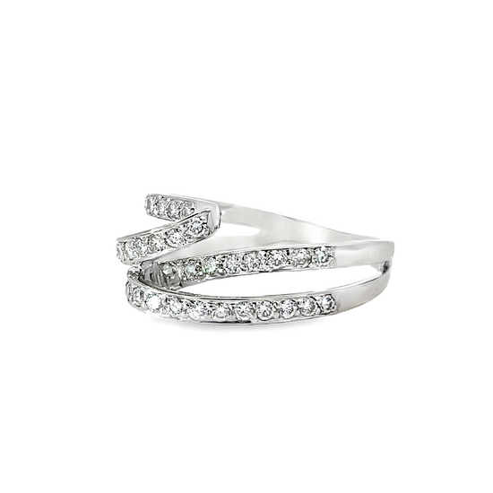 18K WHITE GOLD DIAMOND RING - 0024801