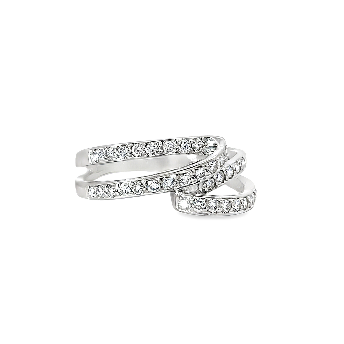 18K WHITE GOLD DIAMOND RING - 0024801