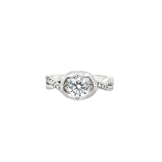 18K WHITE GOLD DIAMOND RING - 0024810