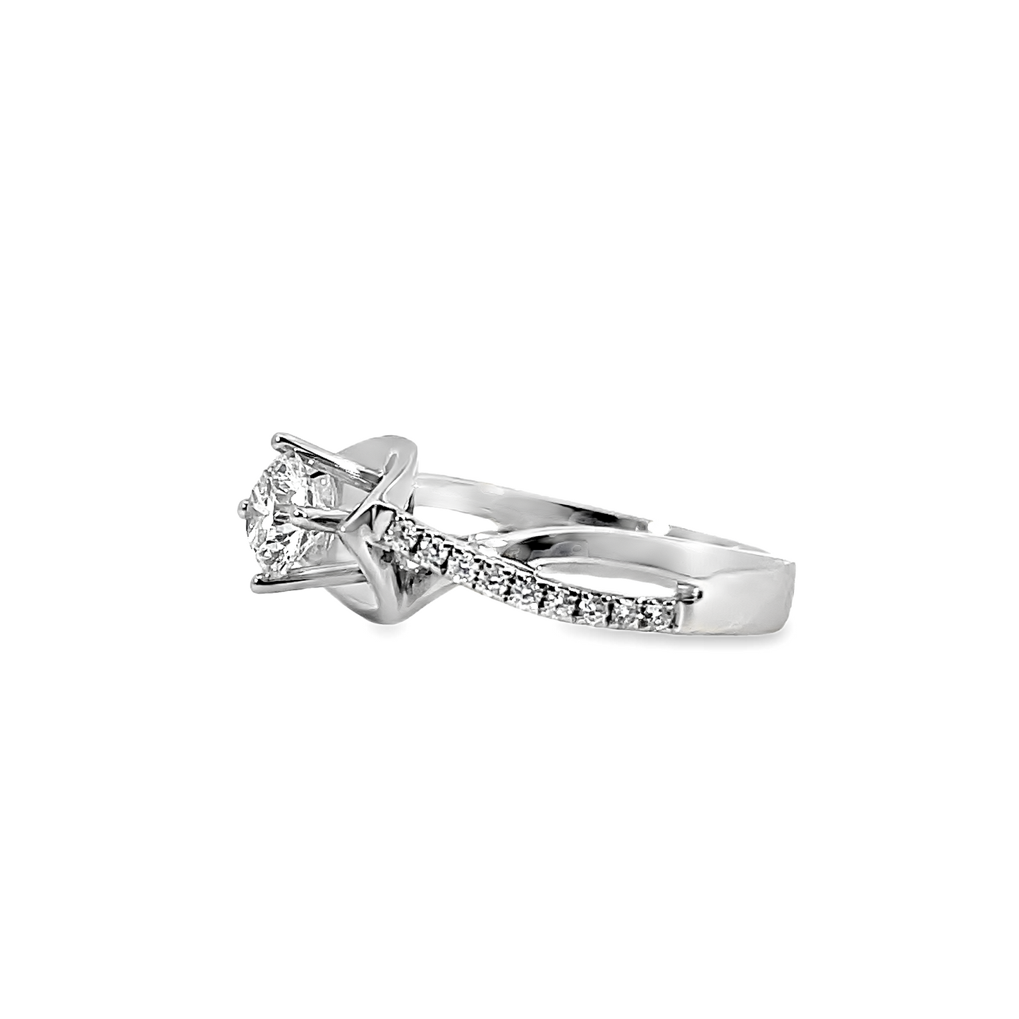 18K WHITE GOLD DIAMOND RING - 0024810