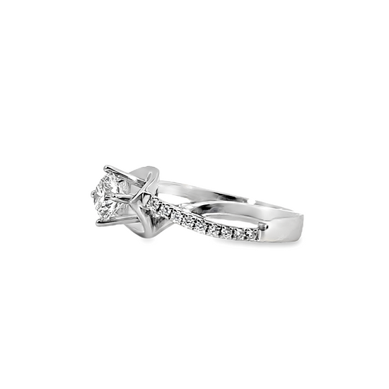18K WHITE GOLD DIAMOND RING - 0024810