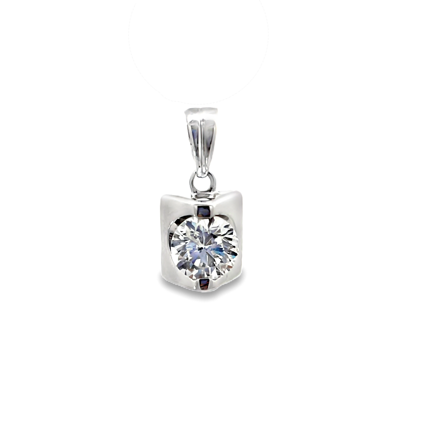 18K WHITE GOLD DIAMOND PENDANT - 0024818