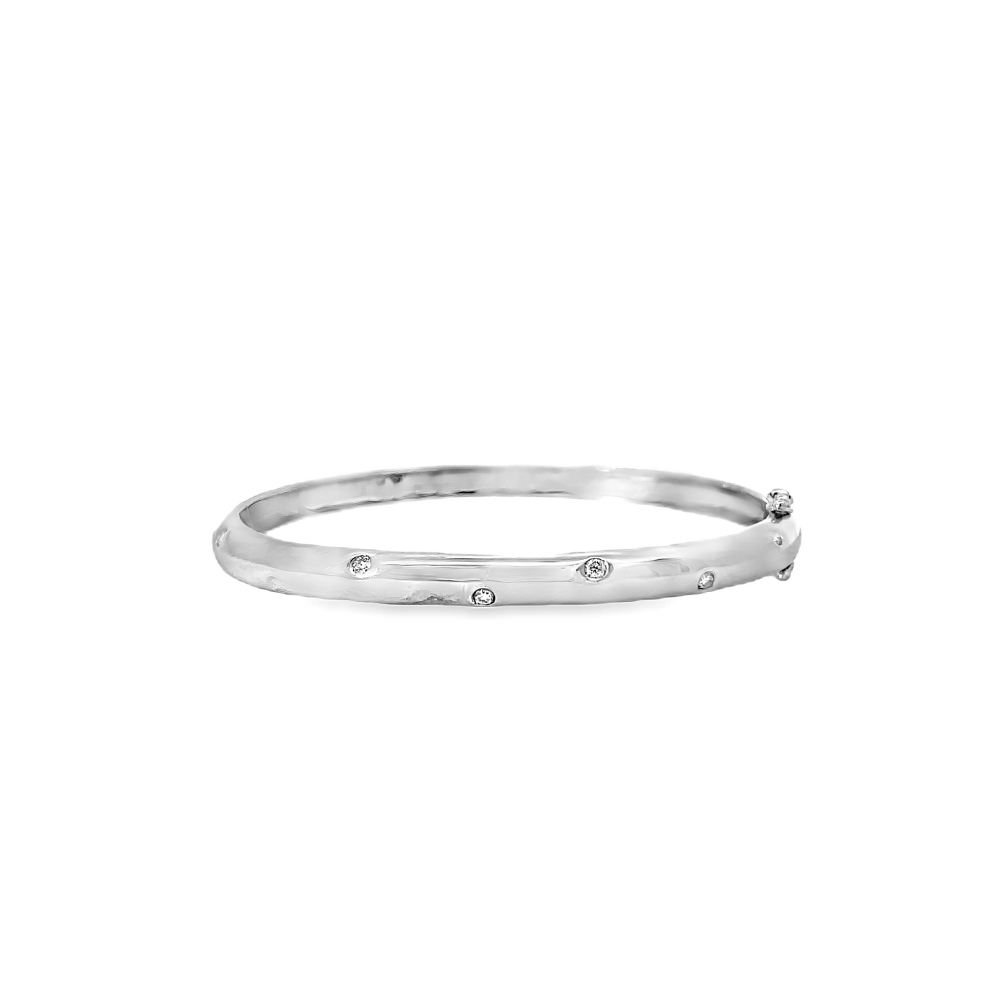 18K WHITE GOLD DIAMOND BANGLE - 0024849