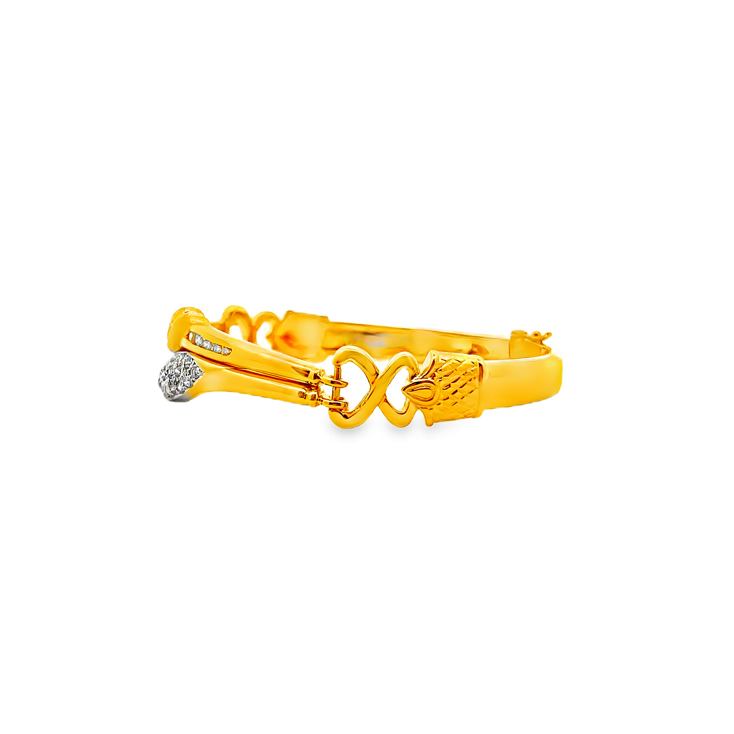 18K GOLD DIAMOND BANGLE - 0024870