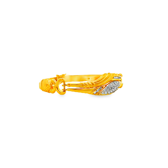 18K GOLD DIAMOND BANGLE - 0024870