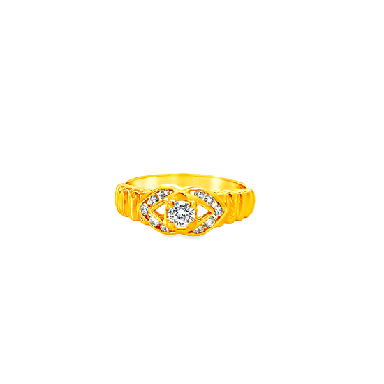 18K GOLD DIAMOND RING - 0024902