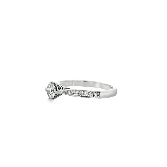 18K WHITE GOLD DIAMOND RING - 0024878