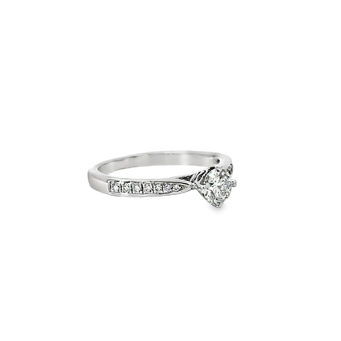 18K WHITE GOLD DIAMOND RING - 0024878