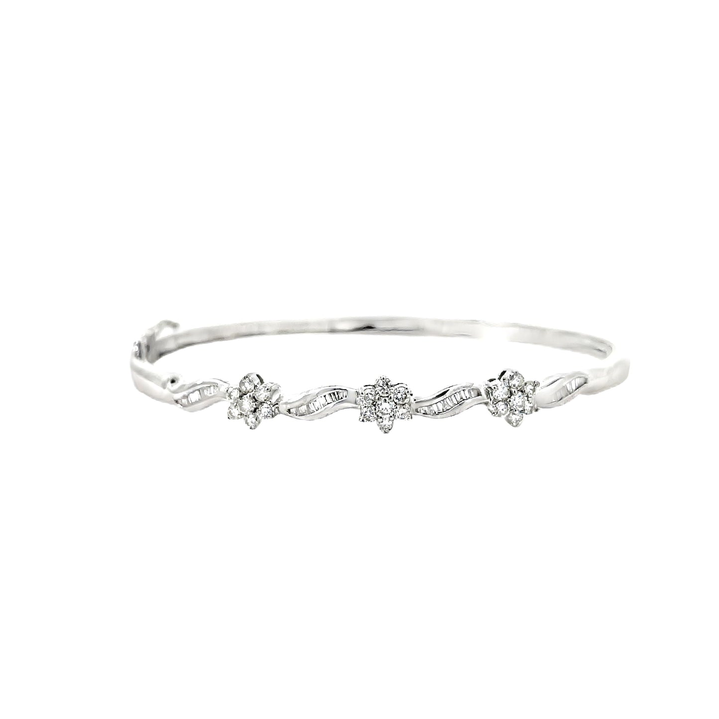 18K WHITE GOLD DIAMOND BANGLE - 0025965