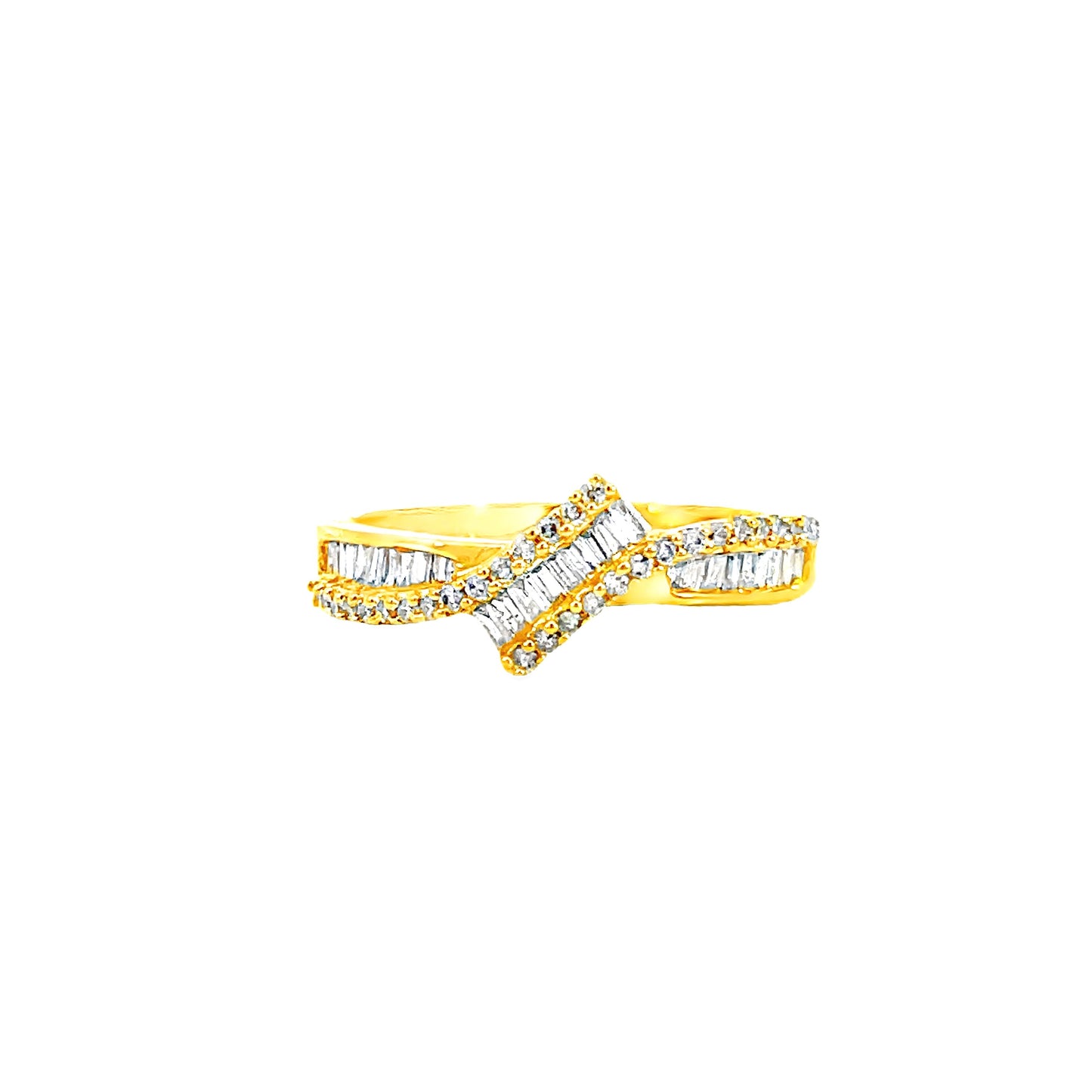 18K GOLD DIAMOND RING - 0025935